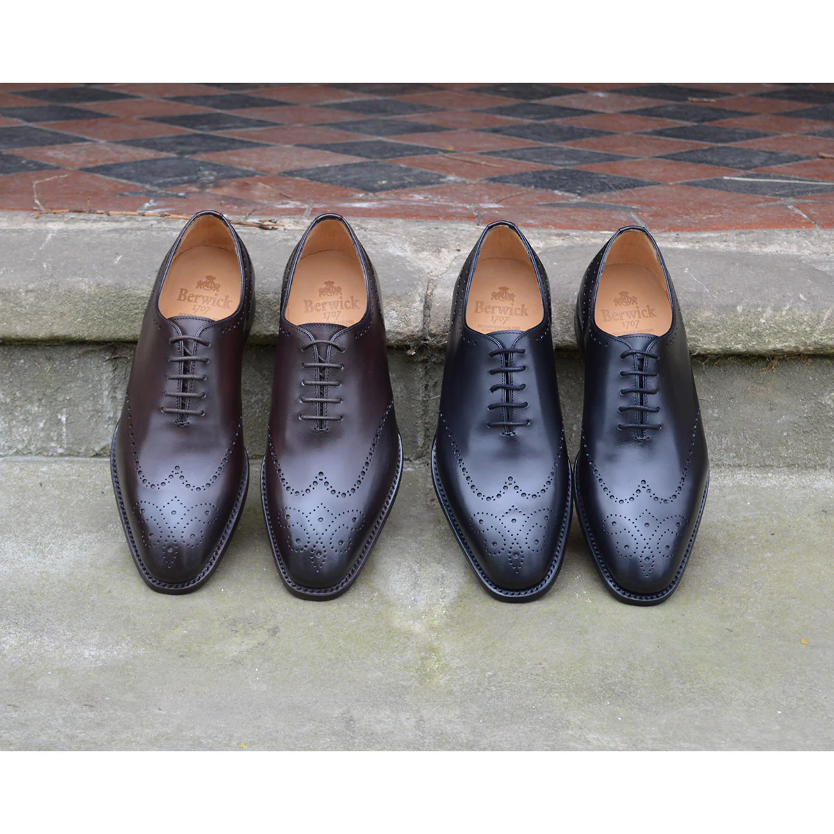 Berwick 1707 Brogue Wholecut (5556) - Black - Image 14