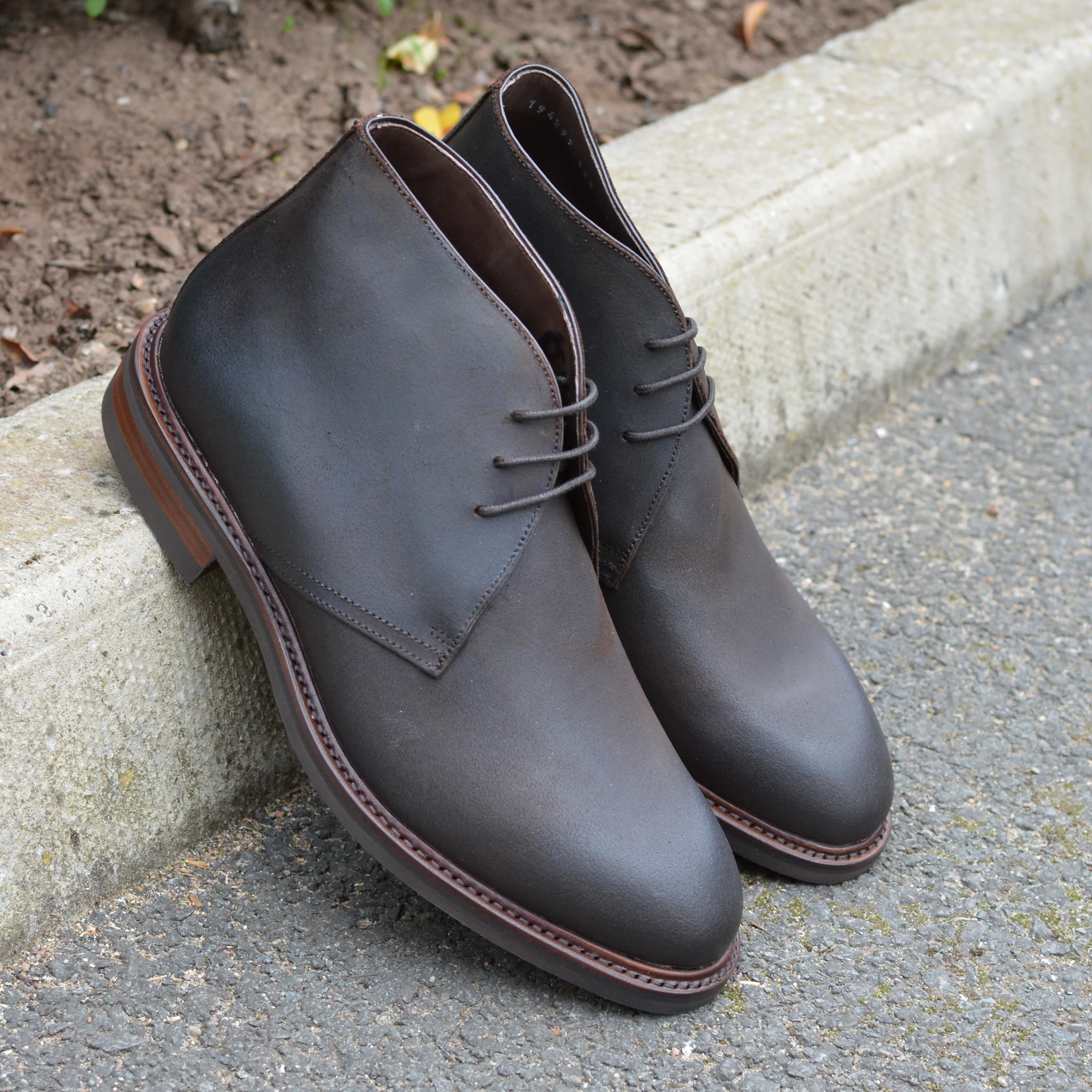 Berwick 1707 Chukka Boot (320) - Waxy Commander Snuff - Image 11