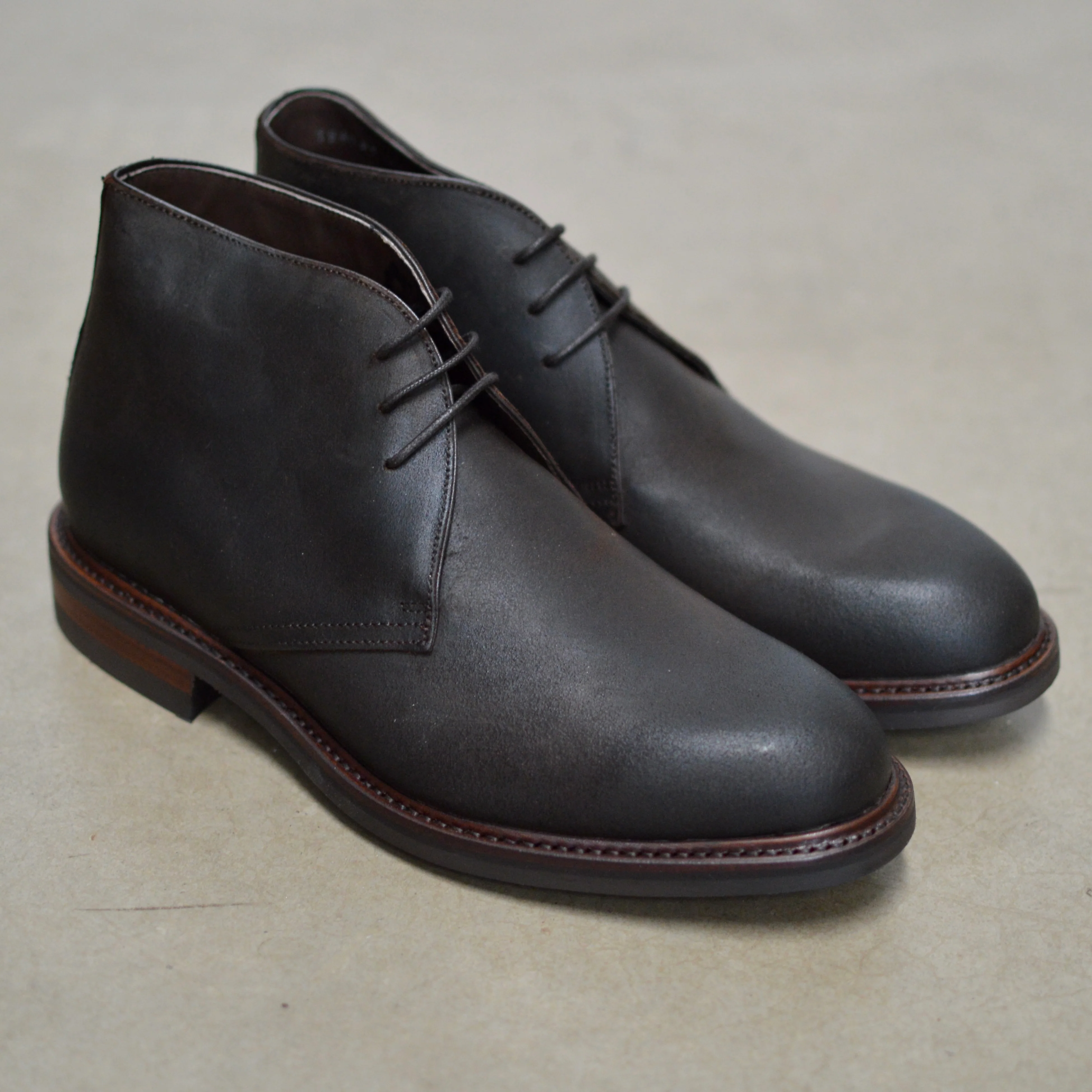 Berwick 1707 Chukka Boot (320) - Waxy Commander Snuff - Image 9