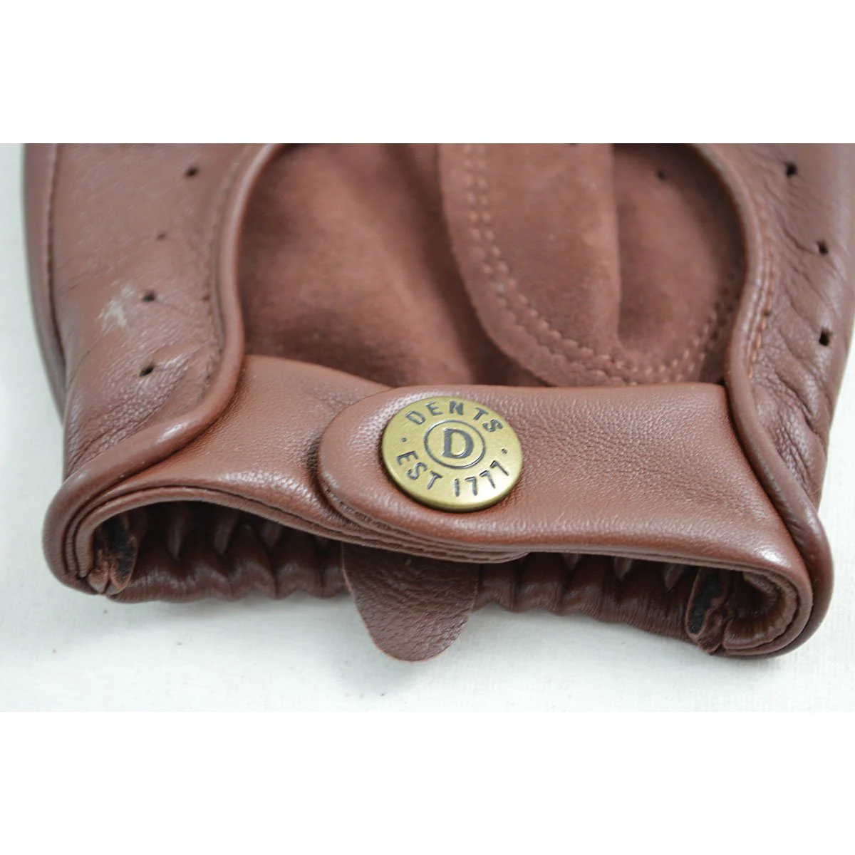DENTS DELTA Men's Classic Leather Driving Gloves - Image 7