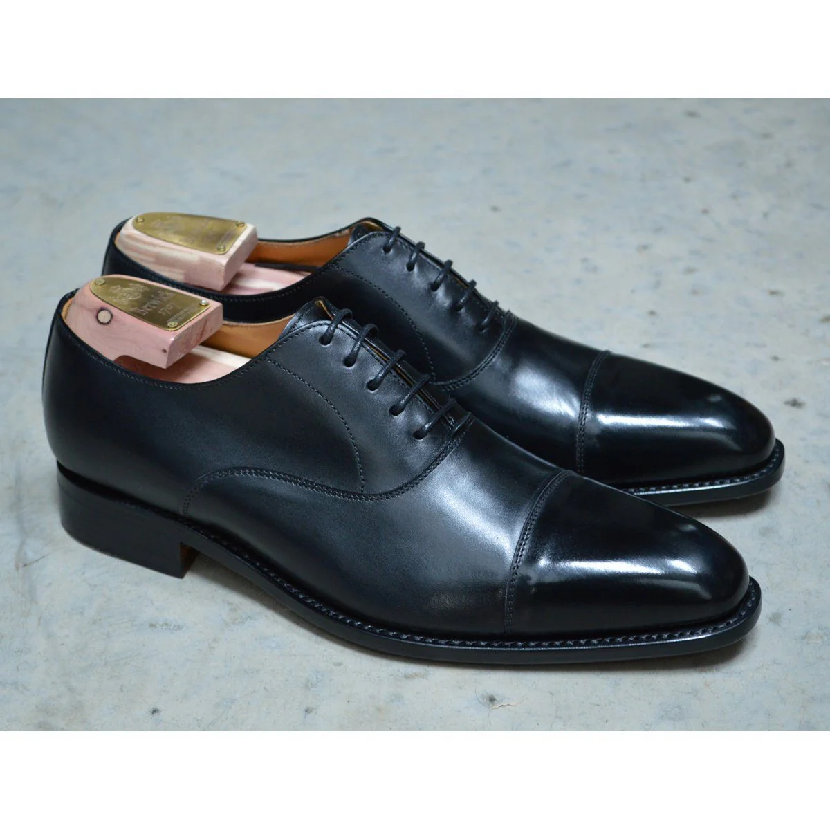 FACTORY SECOND Berwick 1707 Straight Cap Oxford (2428) - Black Boxcalf - Image 10