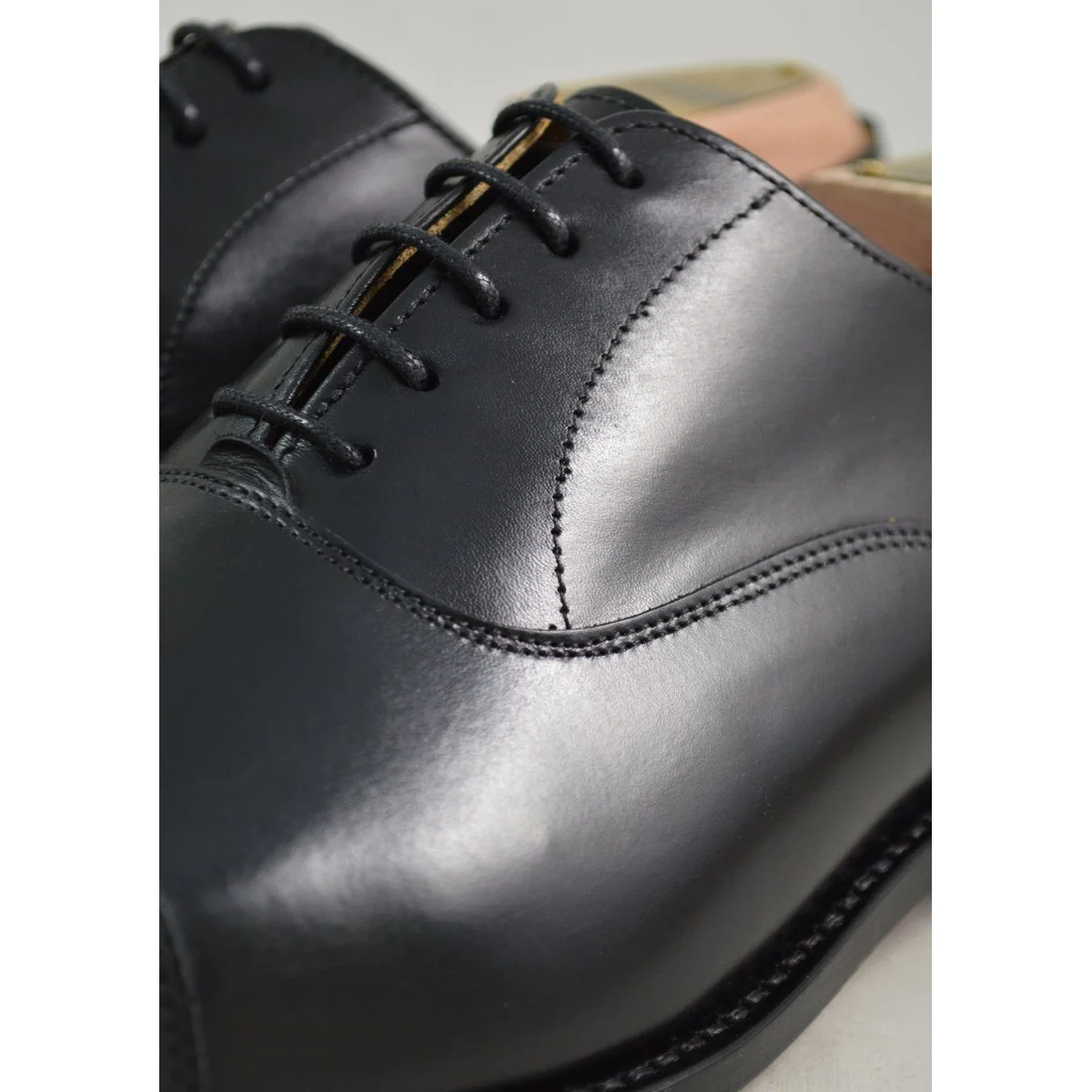 FACTORY SECOND Berwick 1707 Straight Cap Oxford (2428) - Black Boxcalf - Image 6