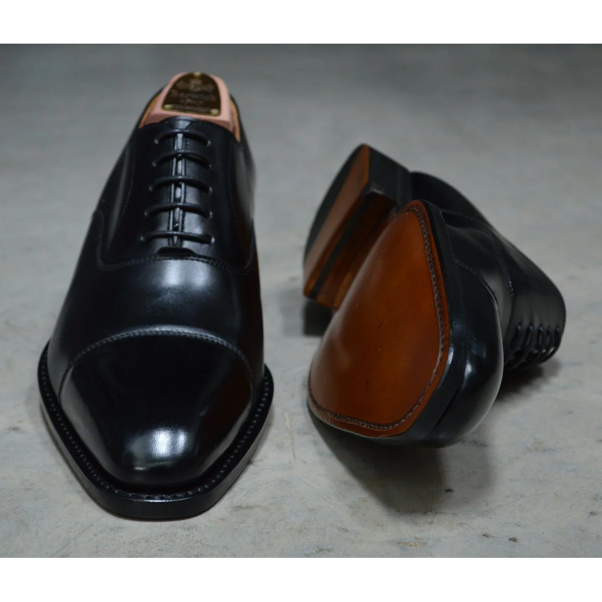FACTORY SECOND Berwick 1707 Straight Cap Oxford (2428) - Black Boxcalf - Image 8