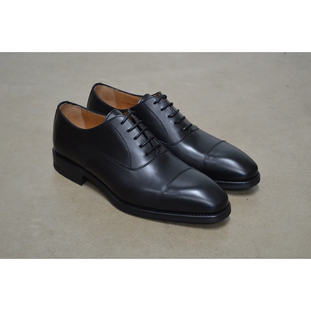 FACTORY SECOND Berwick 1707 Straight Cap Oxford (5217) - Black Boxcalf (Dainite) - Image 8