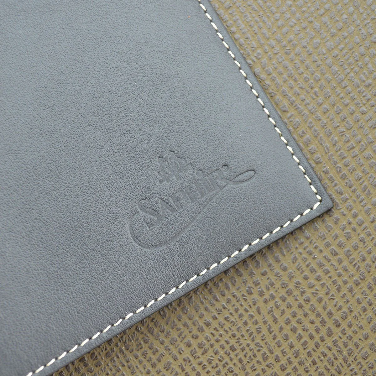 Saphir Medaille D'Or Leather Polishing Mat - Black - Image 5