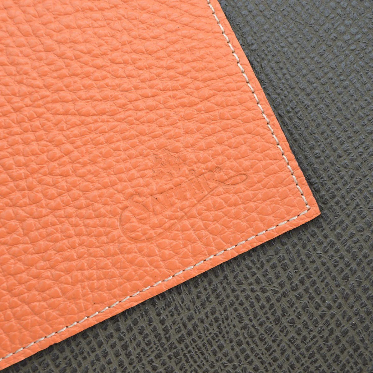 Saphir Medaille D'Or Leather Polishing Mat - Orange - Image 5